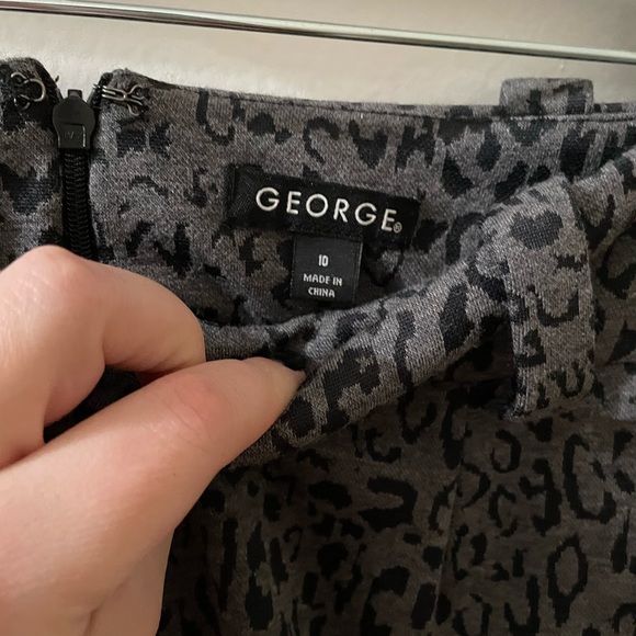 Womens new with tags cheetah pencil skirt - Picture 4 of 7